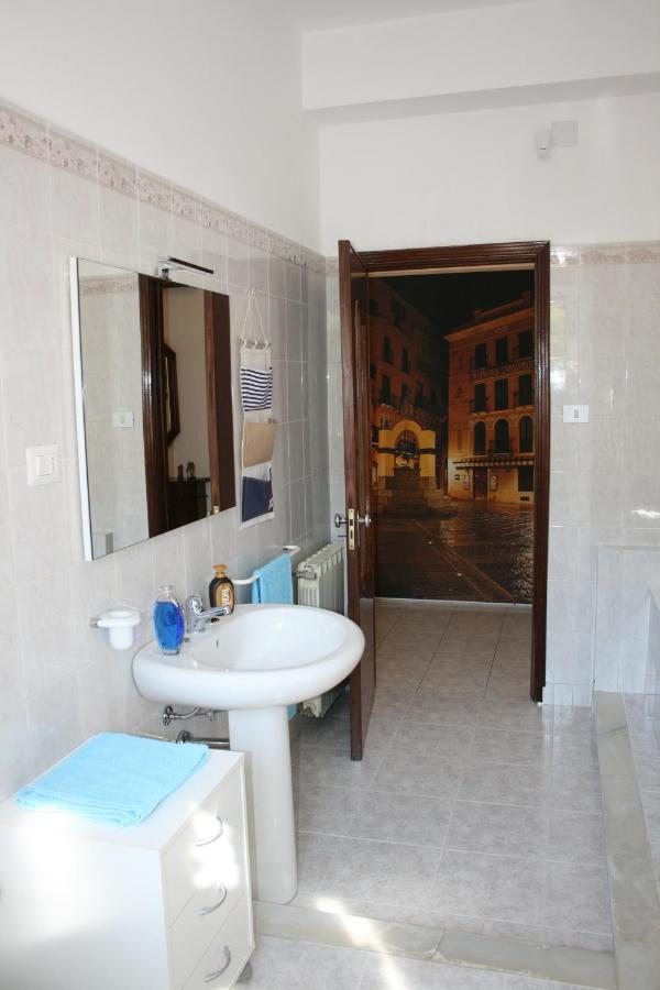 La Casa Dei Nonni Villa Iglesias Exteriör bild